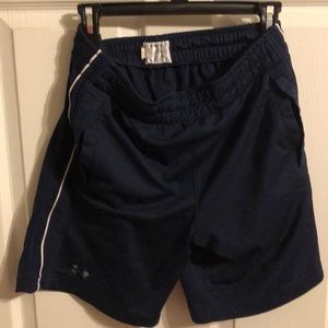 Under Armour Youth Size Large Navy Shorts